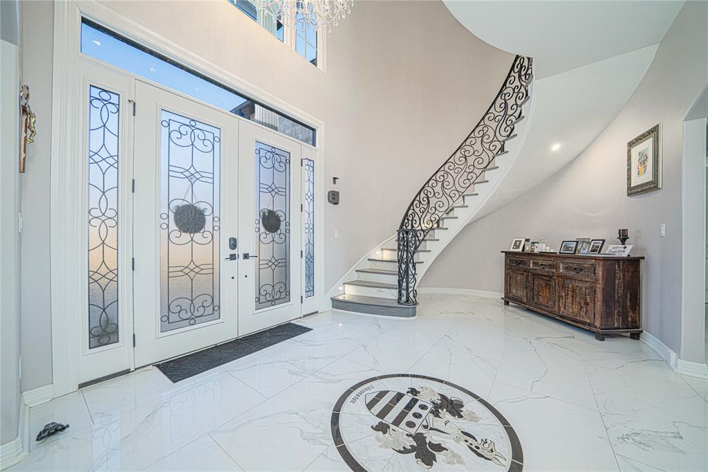 145 County Road Pittsburg, TX 75686 - Photo 3 of 39 a view of entryway with livingroom