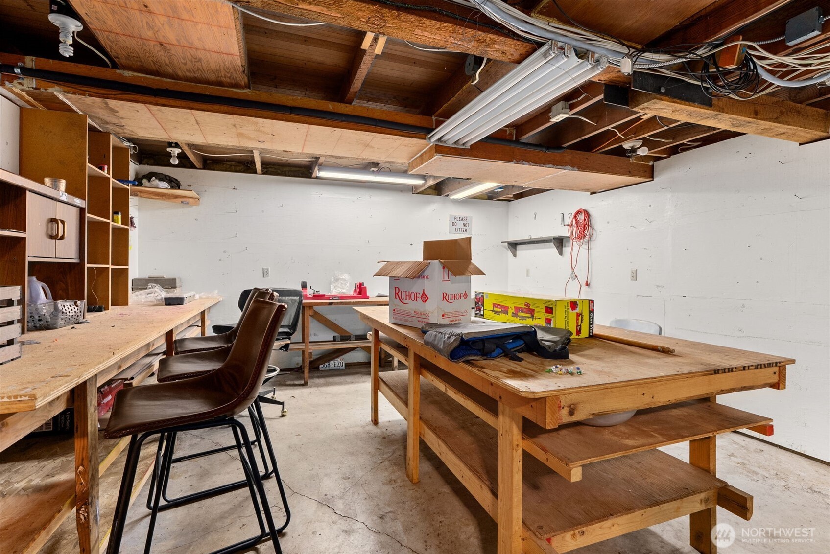 418 Southwest Canyon Loop Winlock, WA 98596 - Photo 29 of 35 a view of a kitchen with a table and chairs