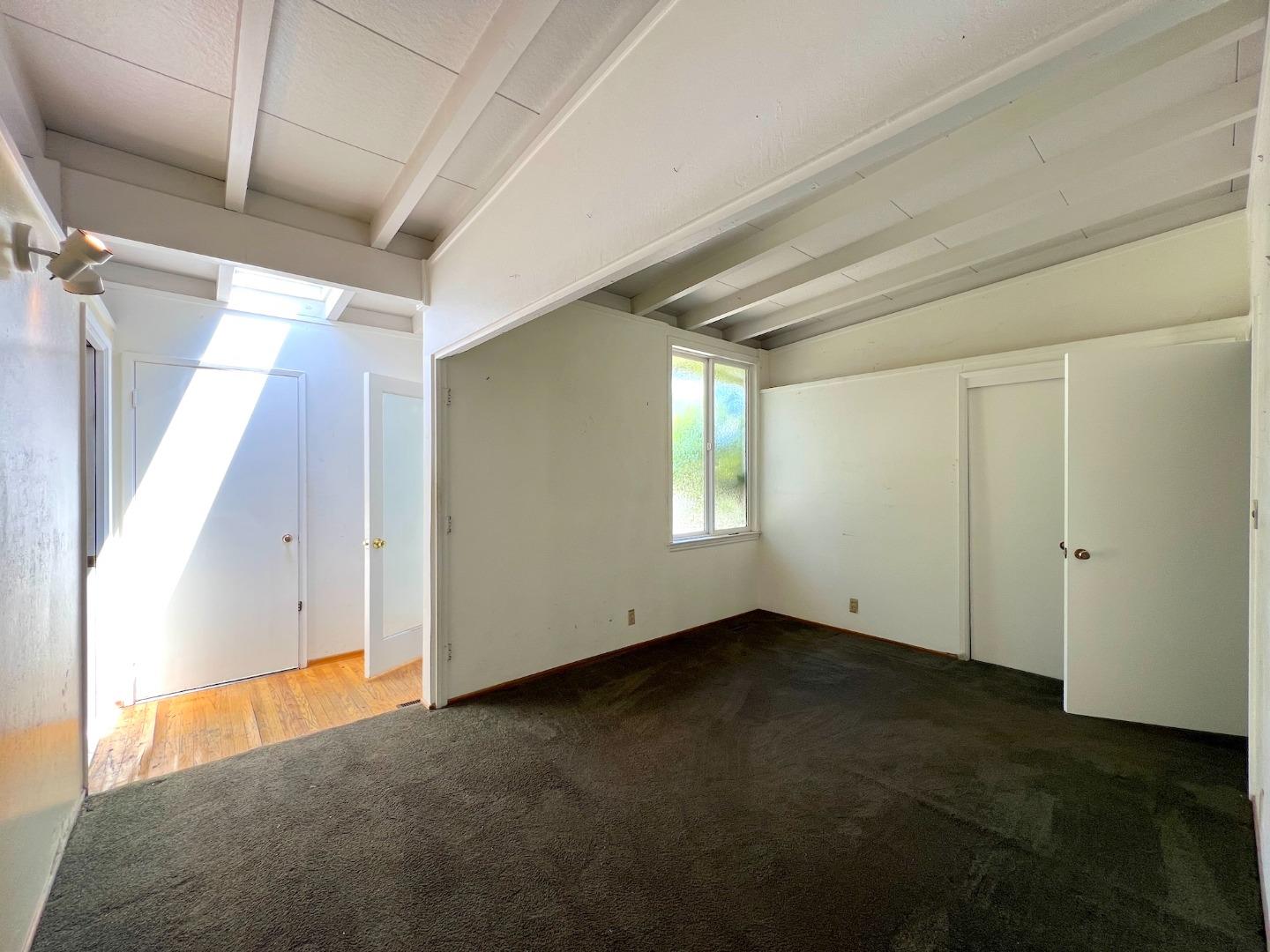 183 Thompson Square Mountain View, CA 94043 - Photo 6 of 28