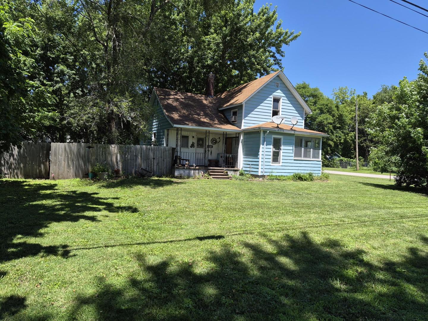 409 Southwest 8th Avenue Aledo, IL 61231 - Photo 4 of 10
