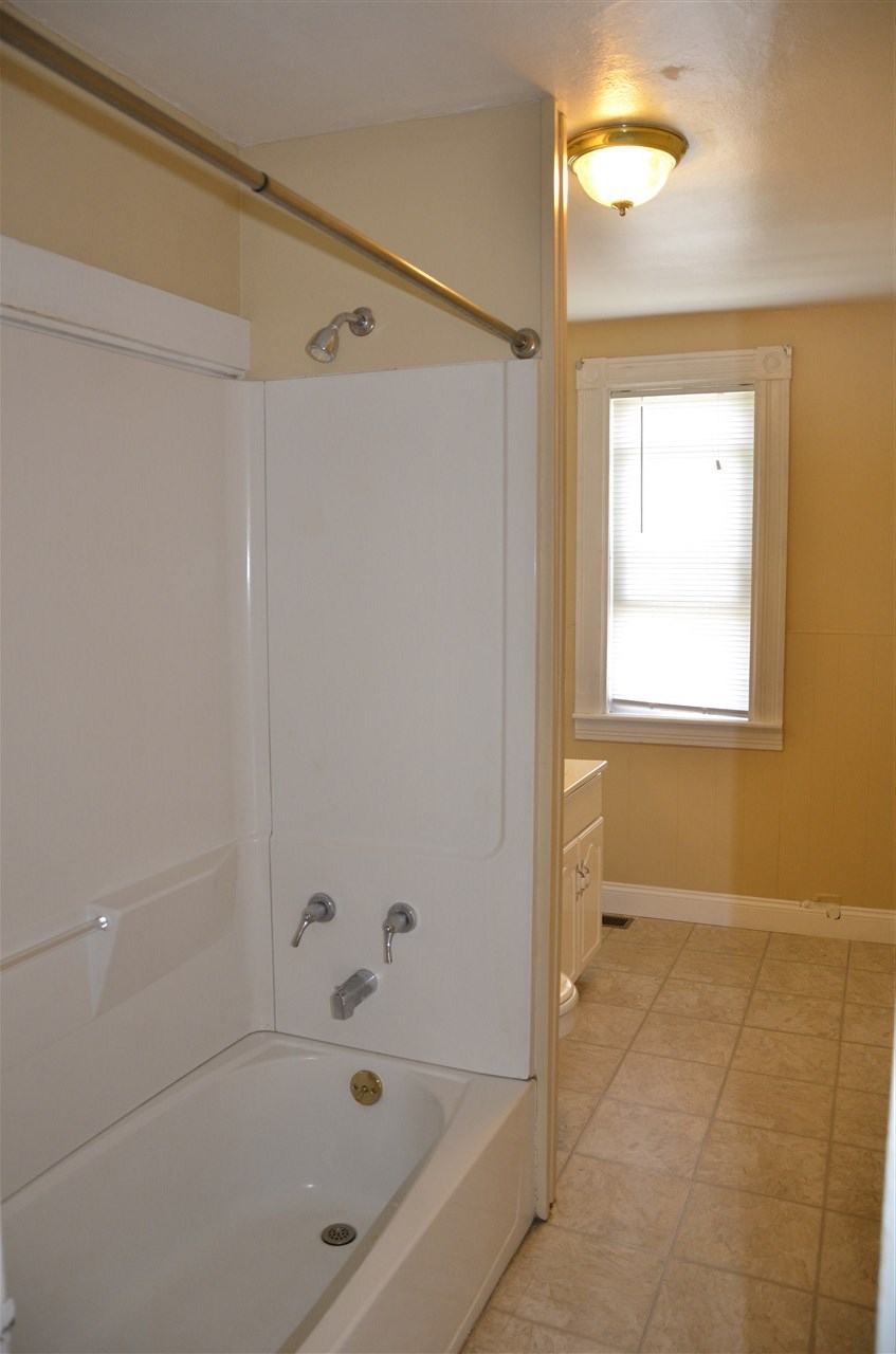 19 Pinard Street Manchester, NH 03102 - Photo 8 of 27 Gallery Image 8