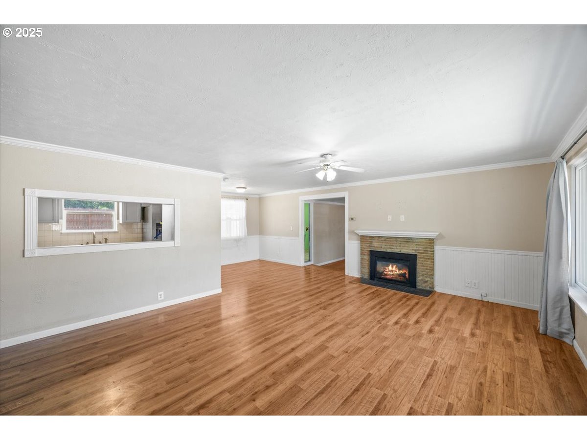 631 East 4th Avenue Riddle, OR 97469 - Photo 4 of 23 Gallery Image 4