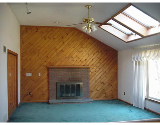 19 Beechwood Road Londonderry, NH 03053 - Photo 6 of 12 Gallery Image 6
