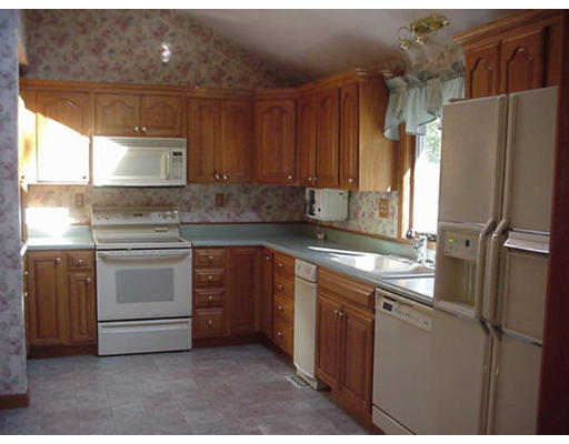19 Beechwood Road Londonderry, NH 03053 - Photo 7 of 12 Gallery Image 7