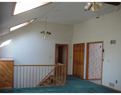 19 Beechwood Road Londonderry, NH 03053 - Photo 10 of 12 Gallery Image 10