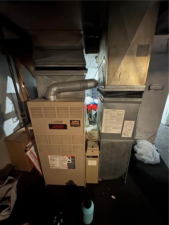 125 Frazier Avenue McKees Rocks, PA 15136 - Photo 6 of 13 a view of entryway