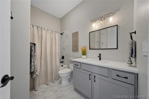 $1,095,000 | 1065 Topsider Lane, Unit 501, Osage Beach, MO 65065