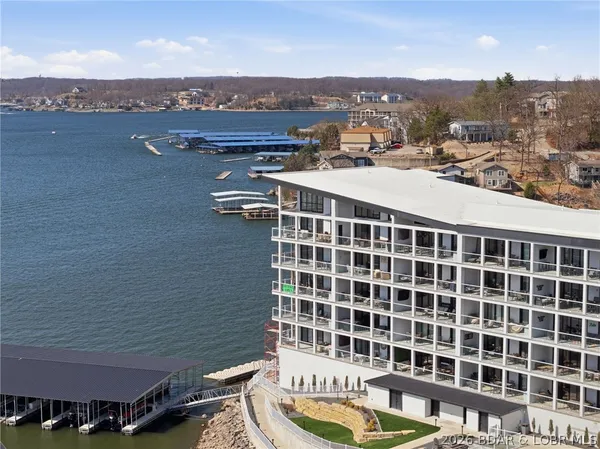 $1,095,000 | 1065 Topsider Lane, Unit 501, Osage Beach, MO 65065