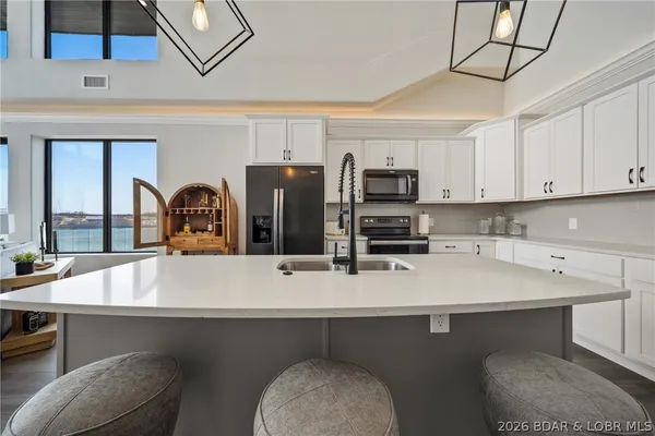 $1,095,000 | 1065 Topsider Lane, Unit 501, Osage Beach, MO 65065