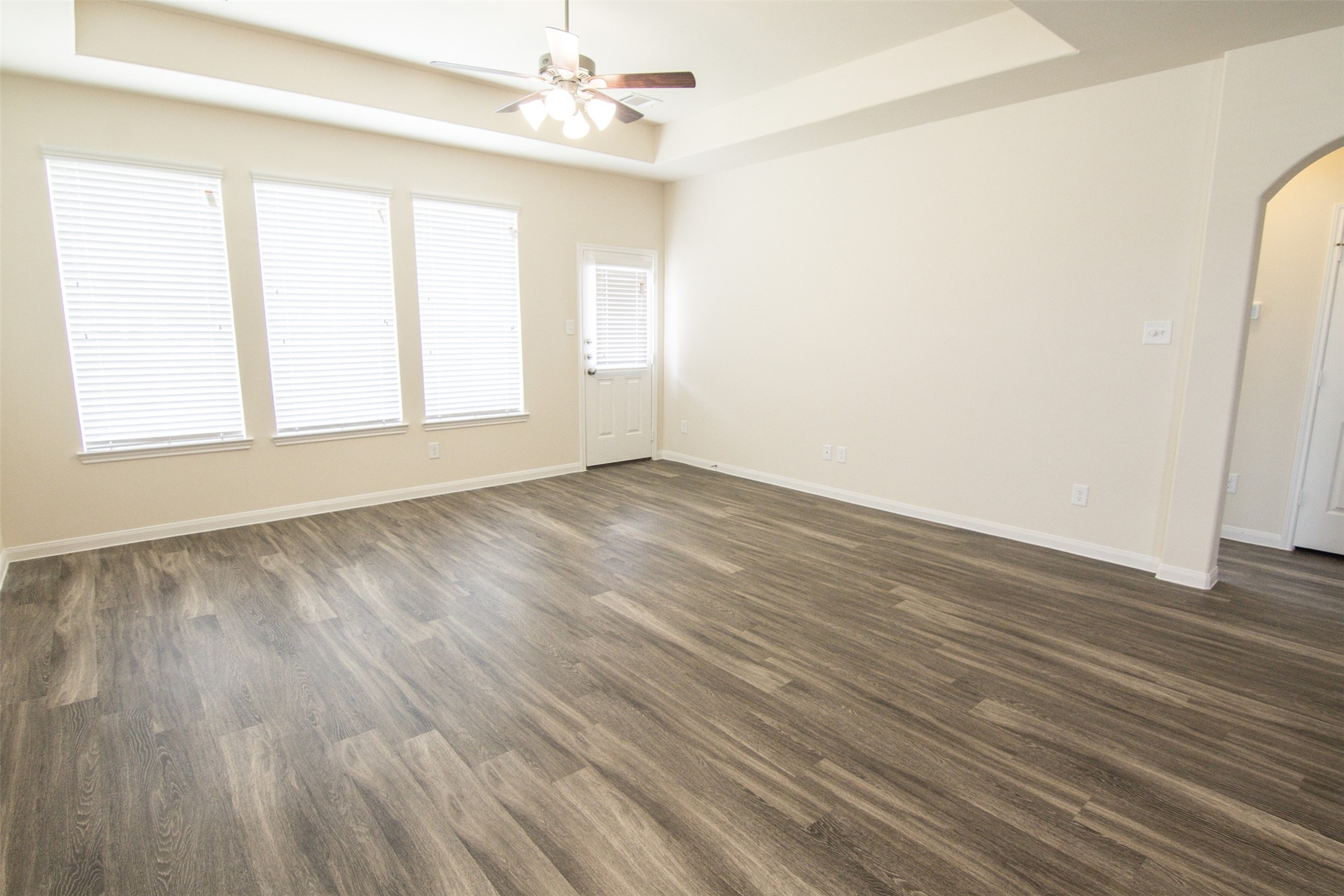 29614 Clover Shore Drive Spring, TX 77386 - Photo 6 of 15 Photos may be representative of the floor plan and not the exact home. Finishes, layout, and features of the actual property for lease may vary.