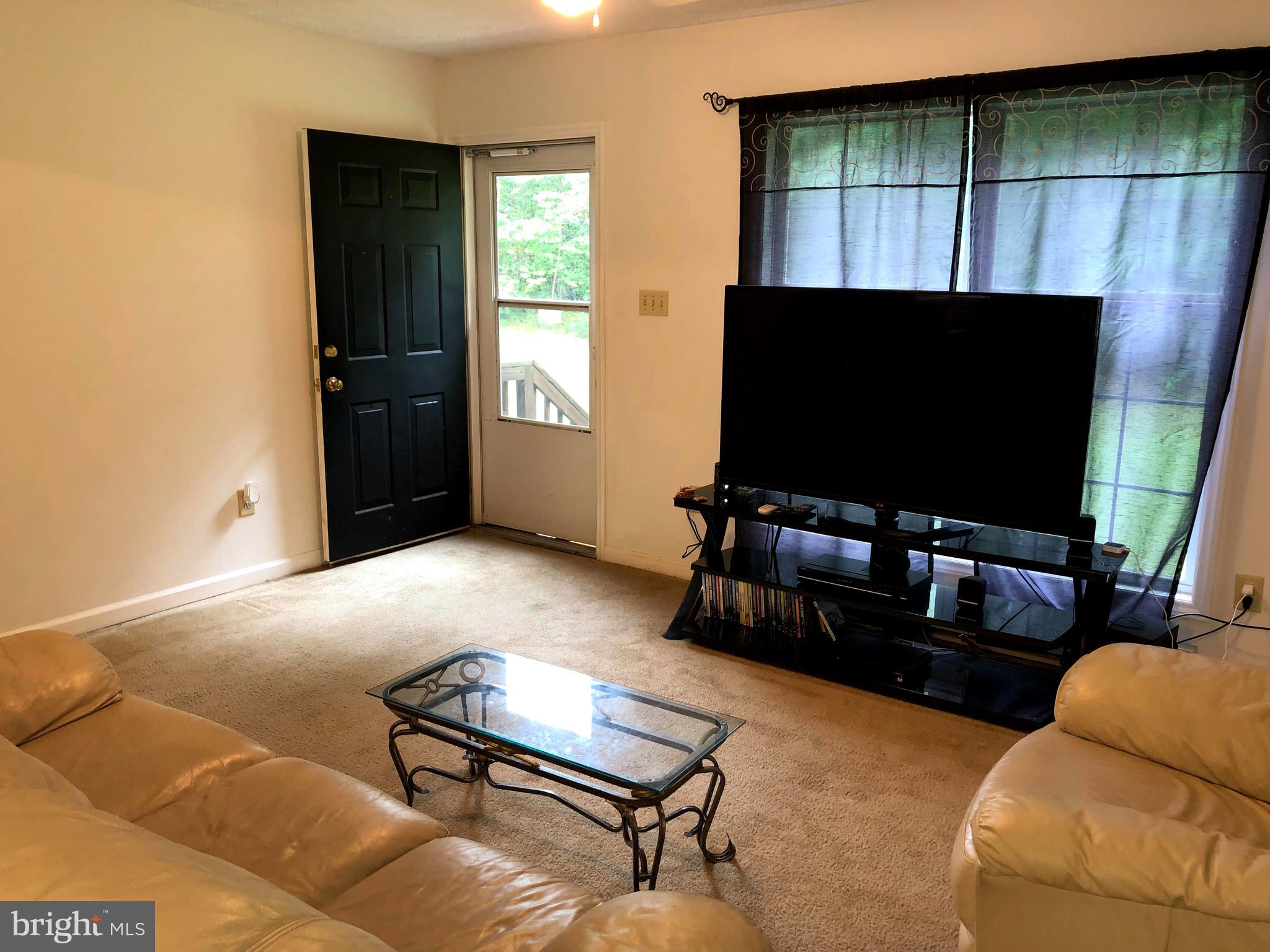 1409 Mica Road Mineral, VA 23117 - Photo 2 of 16 Living Room
