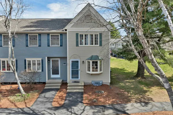 $399,900 | 631 Fox Hollow Drive, Hudson, NH 03051