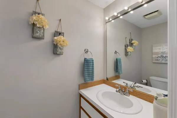 $399,900 | 631 Fox Hollow Drive, Hudson, NH 03051