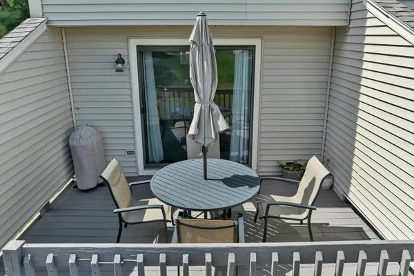 $399,900 | 631 Fox Hollow Drive, Hudson, NH 03051