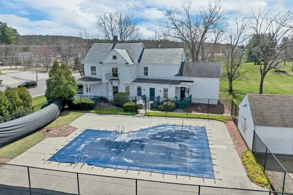 $399,900 | 631 Fox Hollow Drive, Hudson, NH 03051