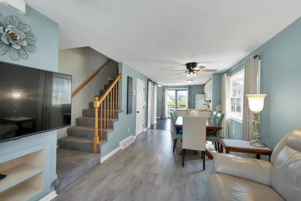 $399,900 | 631 Fox Hollow Drive, Hudson, NH 03051