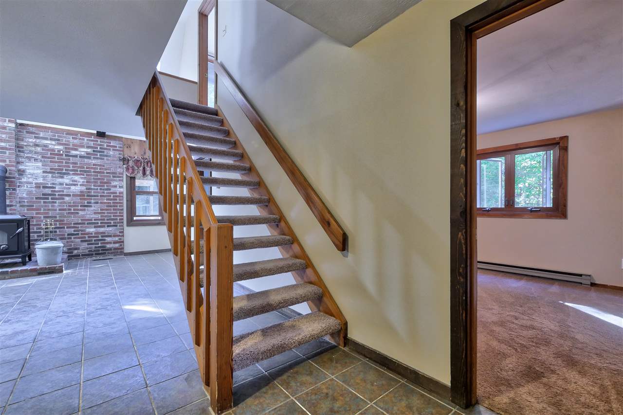 14 Hawkview Road Hudson, NH 03051 - Photo 5 of 40
