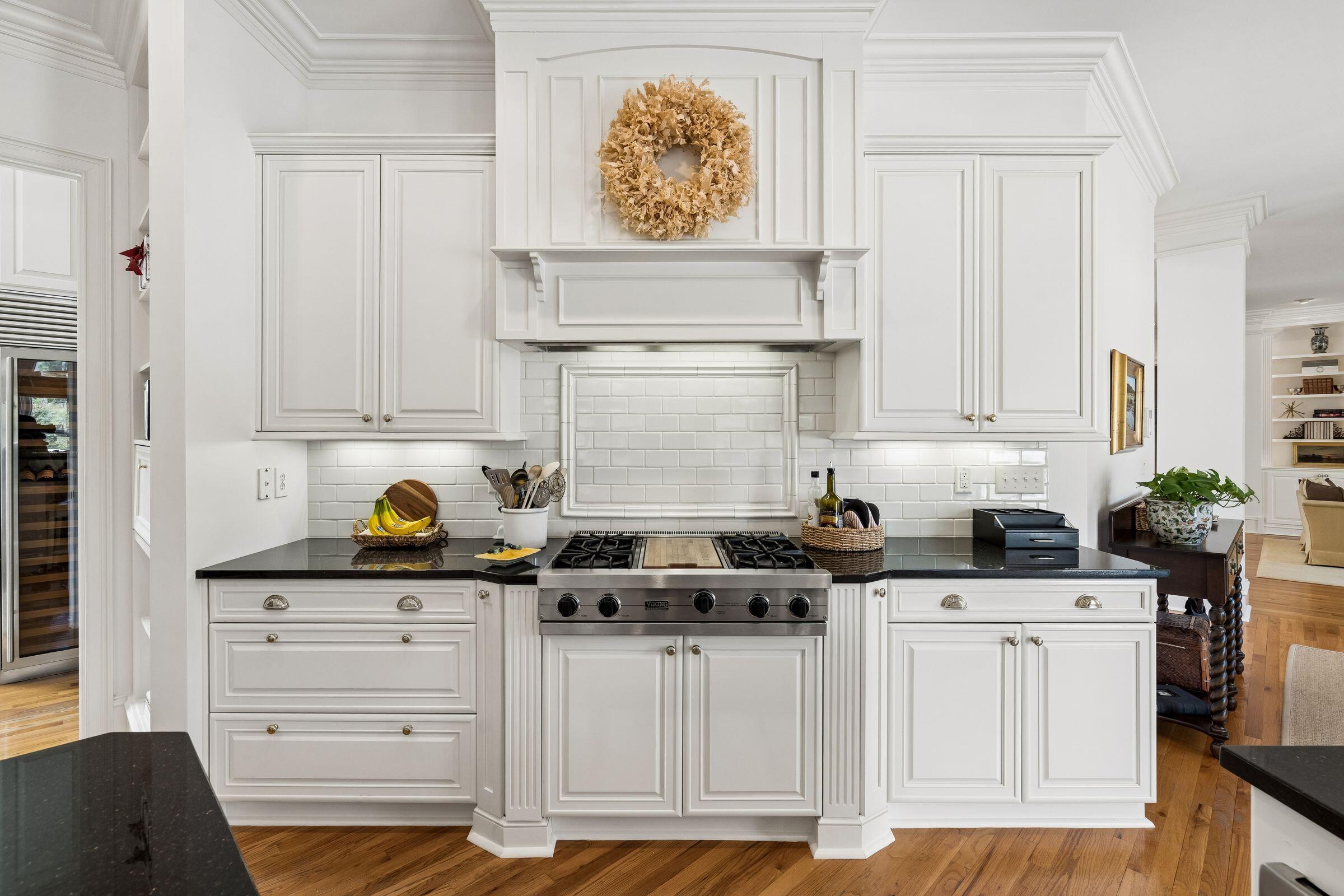 1663 Omni Boulevard Mount Pleasant, SC 29466 - Photo 25 of 73 Gourmet Kitchen