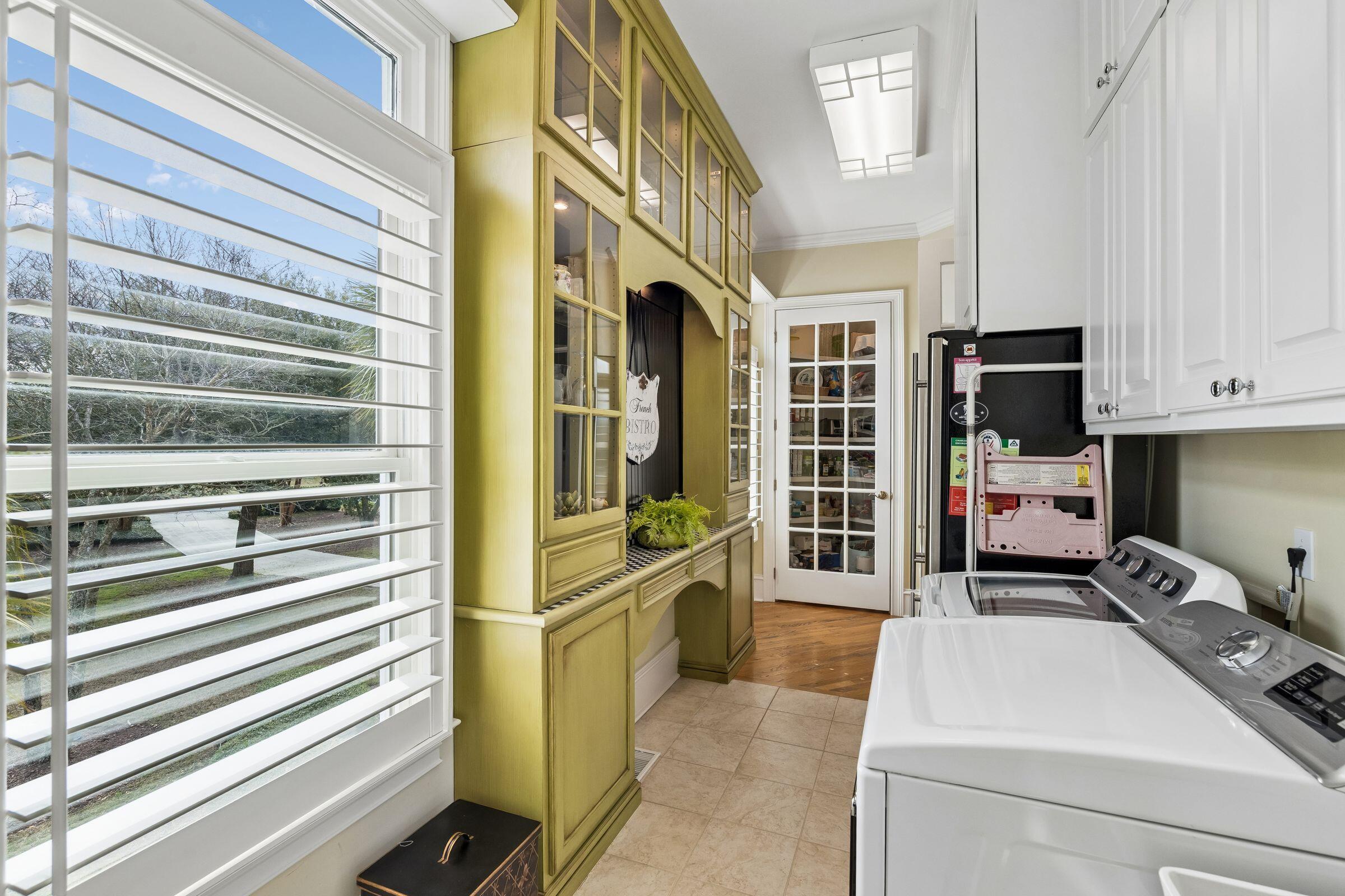 1663 Omni Boulevard Mount Pleasant, SC 29466 - Photo 29 of 73 Incredible Scullery
