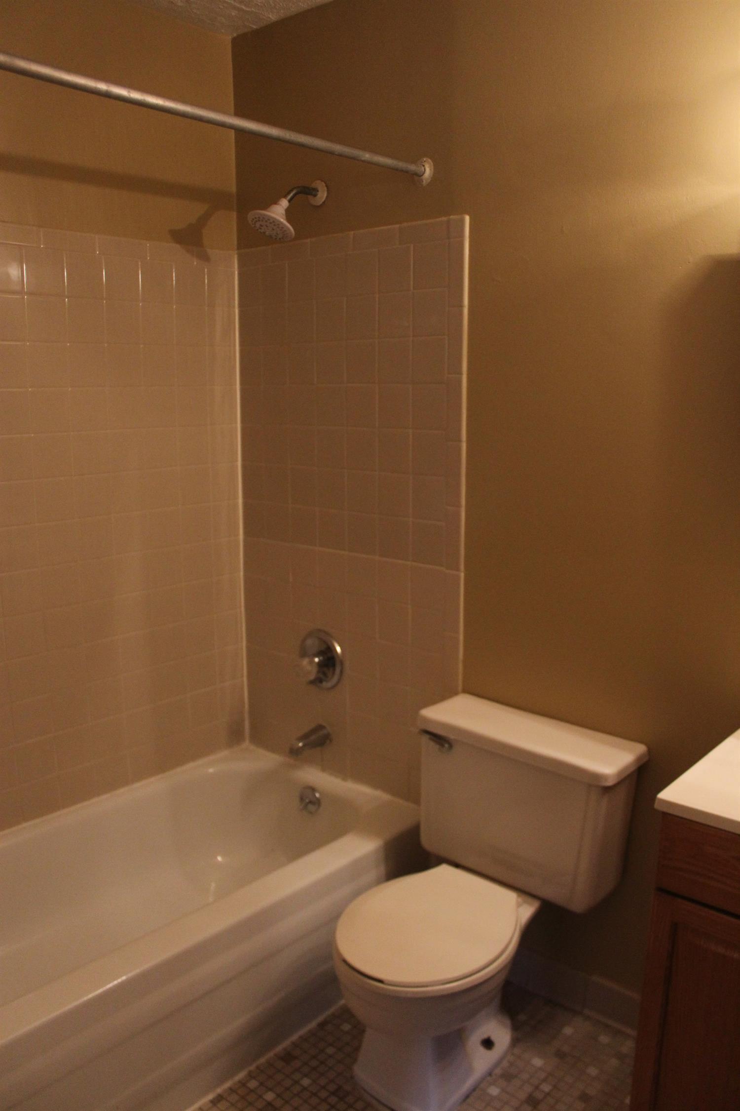 2577 West Galbraith Road, Unit 4 Cincinnati, OH 45239 - Photo 15 of 18