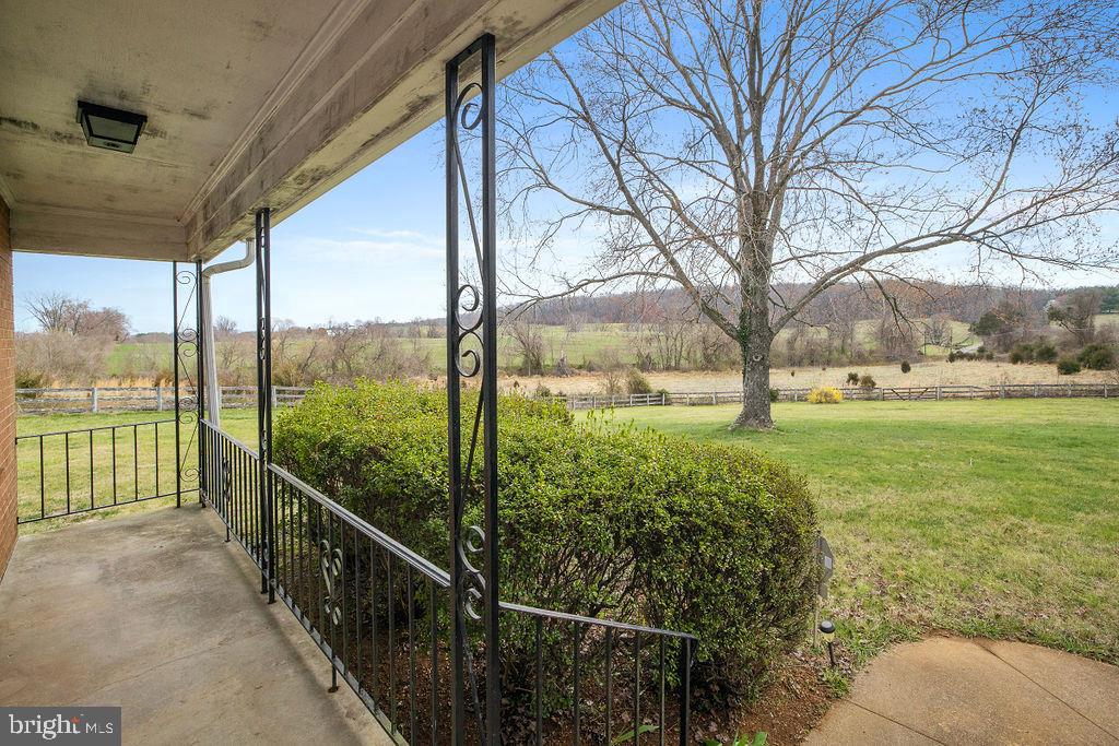 8430 Springs Road Warrenton, VA 20186 - Photo 3 of 46 Gallery Image 3