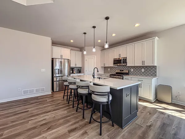 $759,900 | 1345 Goldenrod Way, Oconomowoc, WI 53066