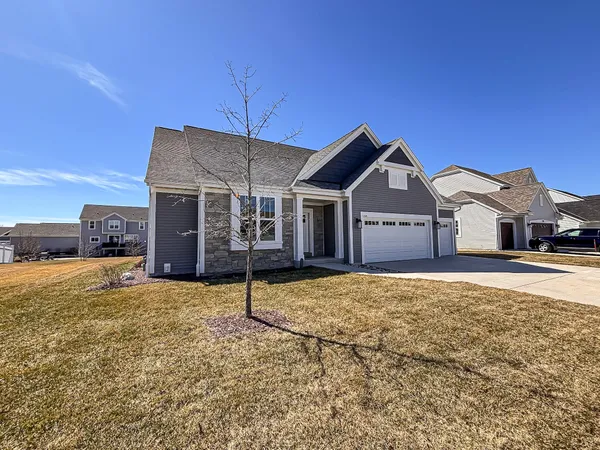 $759,900 | 1345 Goldenrod Way, Oconomowoc, WI 53066