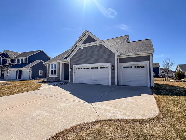 $759,900 | 1345 Goldenrod Way, Oconomowoc, WI 53066