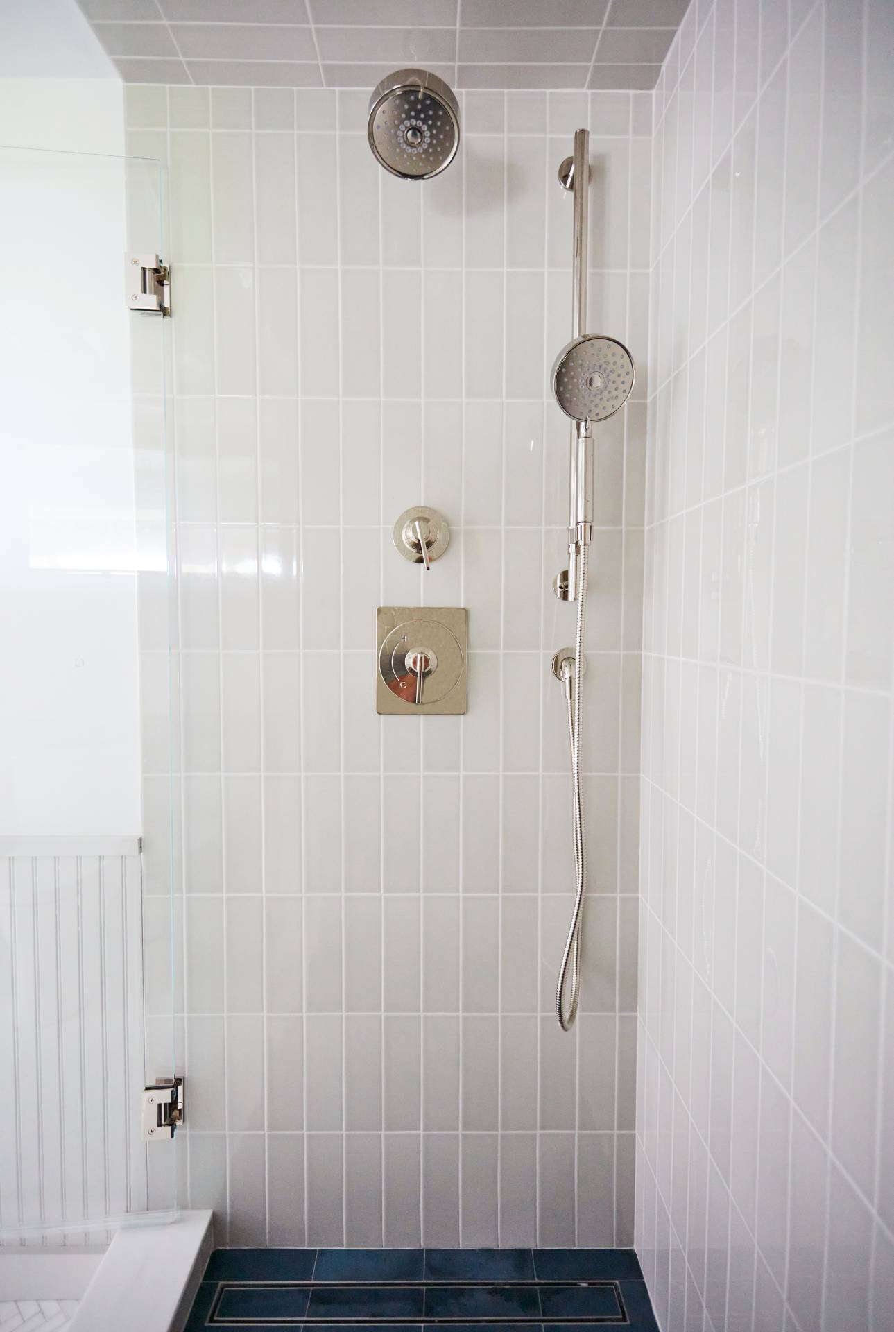 6 Bay Inlet Road East Hampton, NY 11937 - Photo 36 of 50 a bathroom with a shower