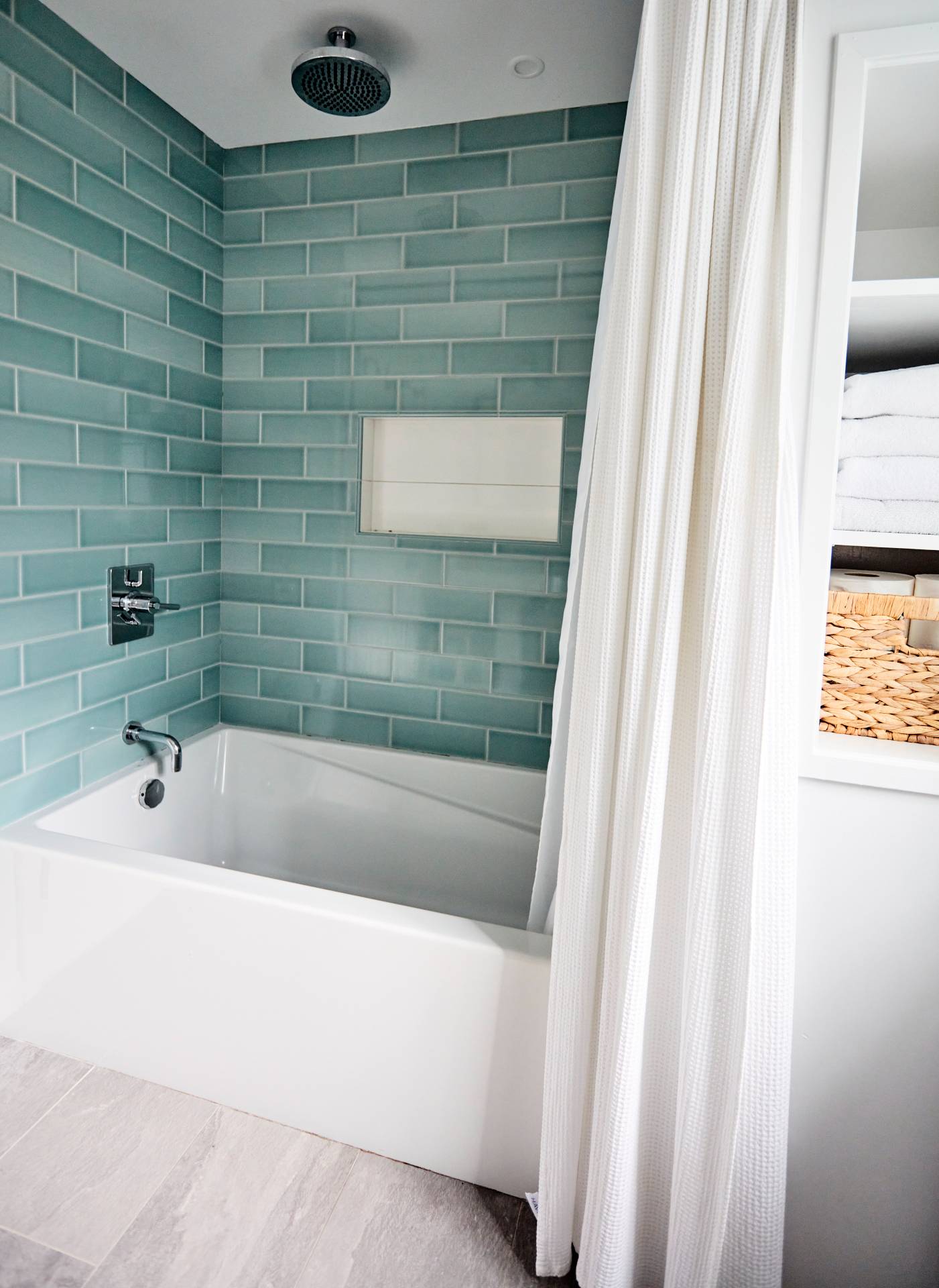 6 Bay Inlet Road East Hampton, NY 11937 - Photo 39 of 50 a bathroom with a tub and shower