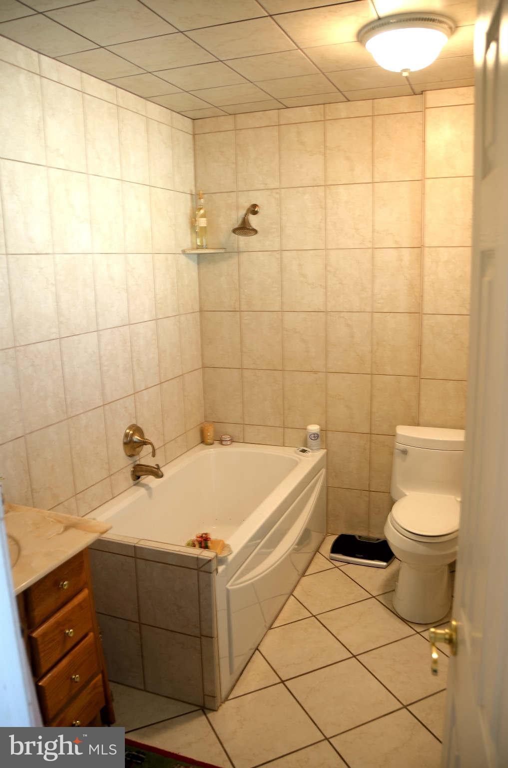 1129 Cherry Point Road West River, MD 20778 - Photo 17 of 30 Bath