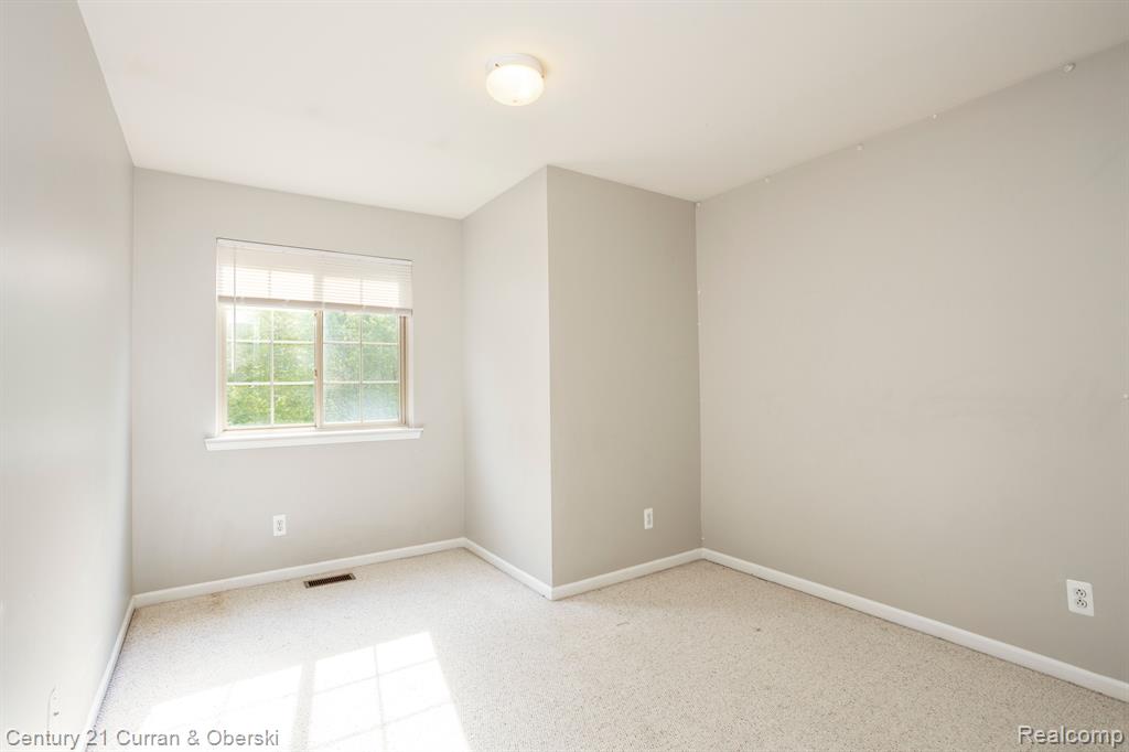 16944 Farmington Road, Unit 22 Livonia, MI 48154 - Photo 9 of 25