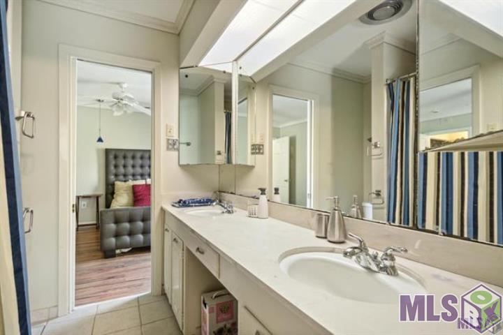 4510 Bennett Drive Baton Rouge, LA 70808 - Photo 20 of 47 Bedroom 4 with Bath