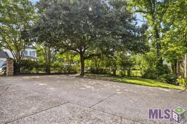 $925,000 | 4510 Bennett Drive, Baton Rouge, LA 70808