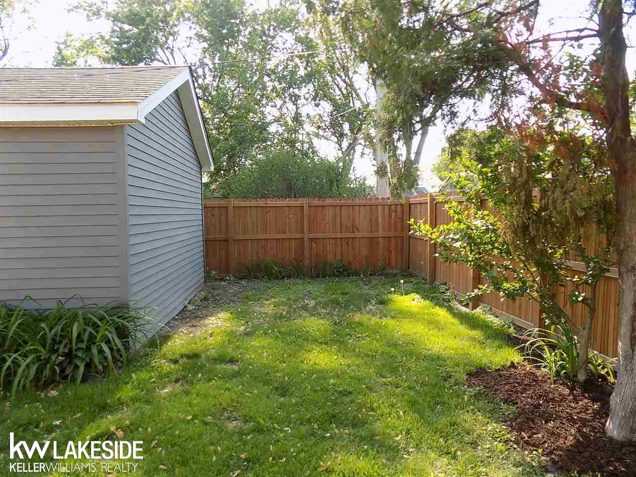 1896 Columbia Road Berkley, MI 48072 - Photo 31 of 31 31348895-30.JPG