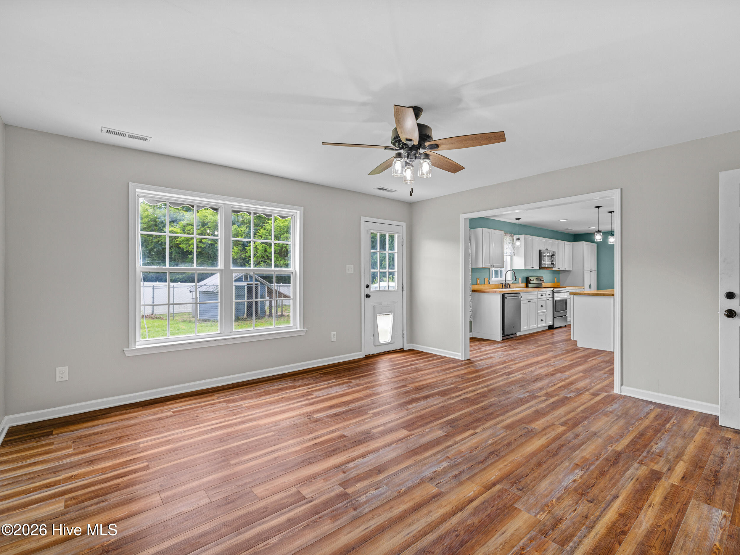 305 Rivers Edge Court Jacksonville, NC 28540 - Photo 16 of 37