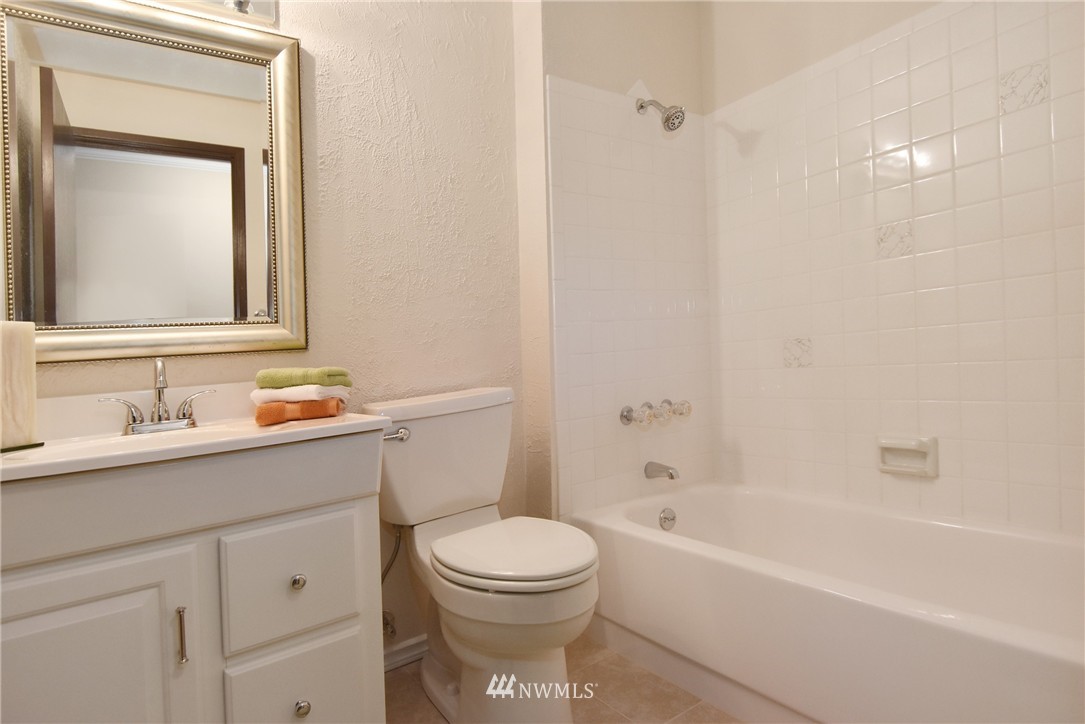 22101 4th Place West Bothell, WA 98021 - Photo 11 of 16