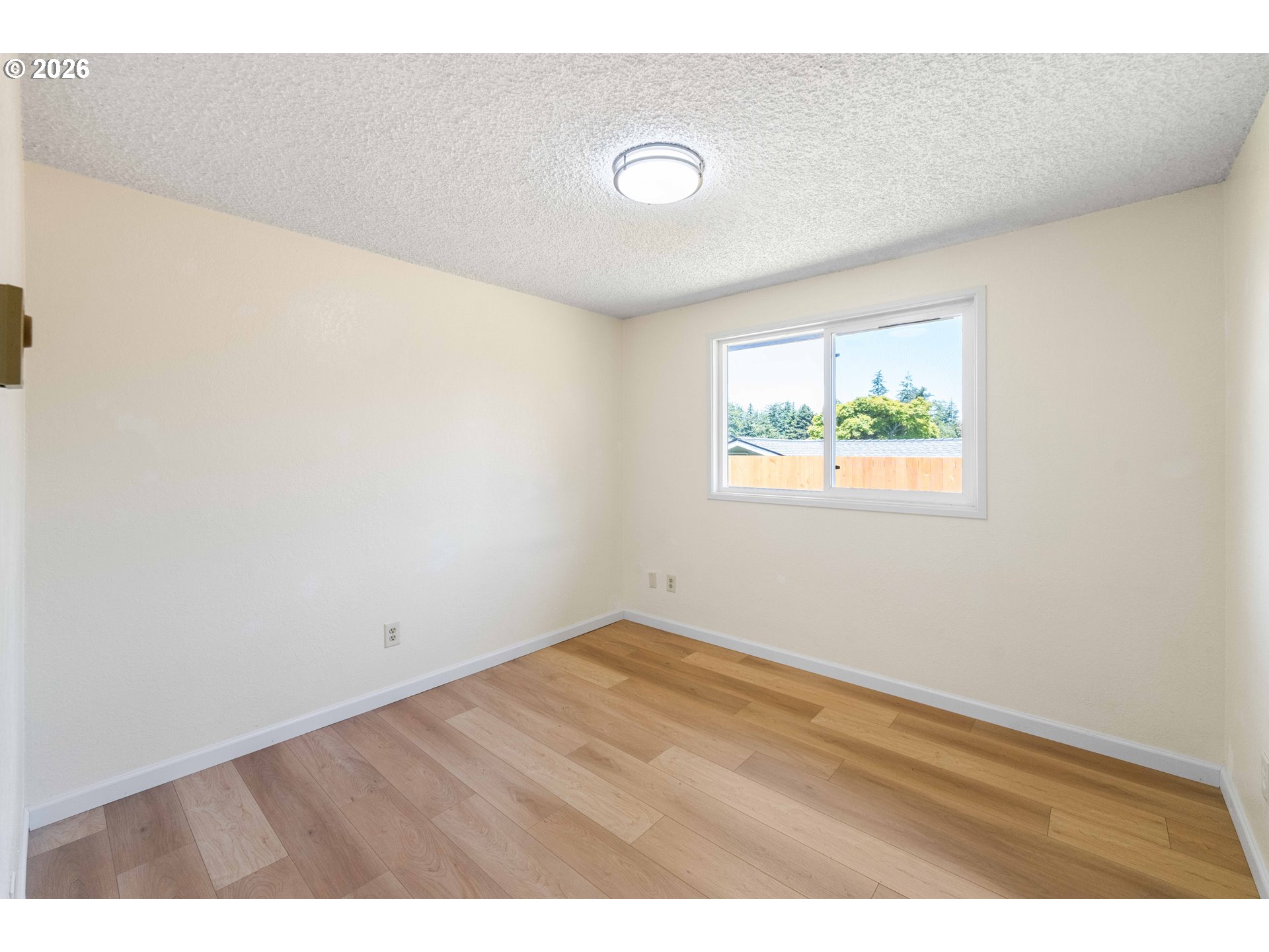2449 Oak Street North Bend, OR 97459 - Photo 13 of 35