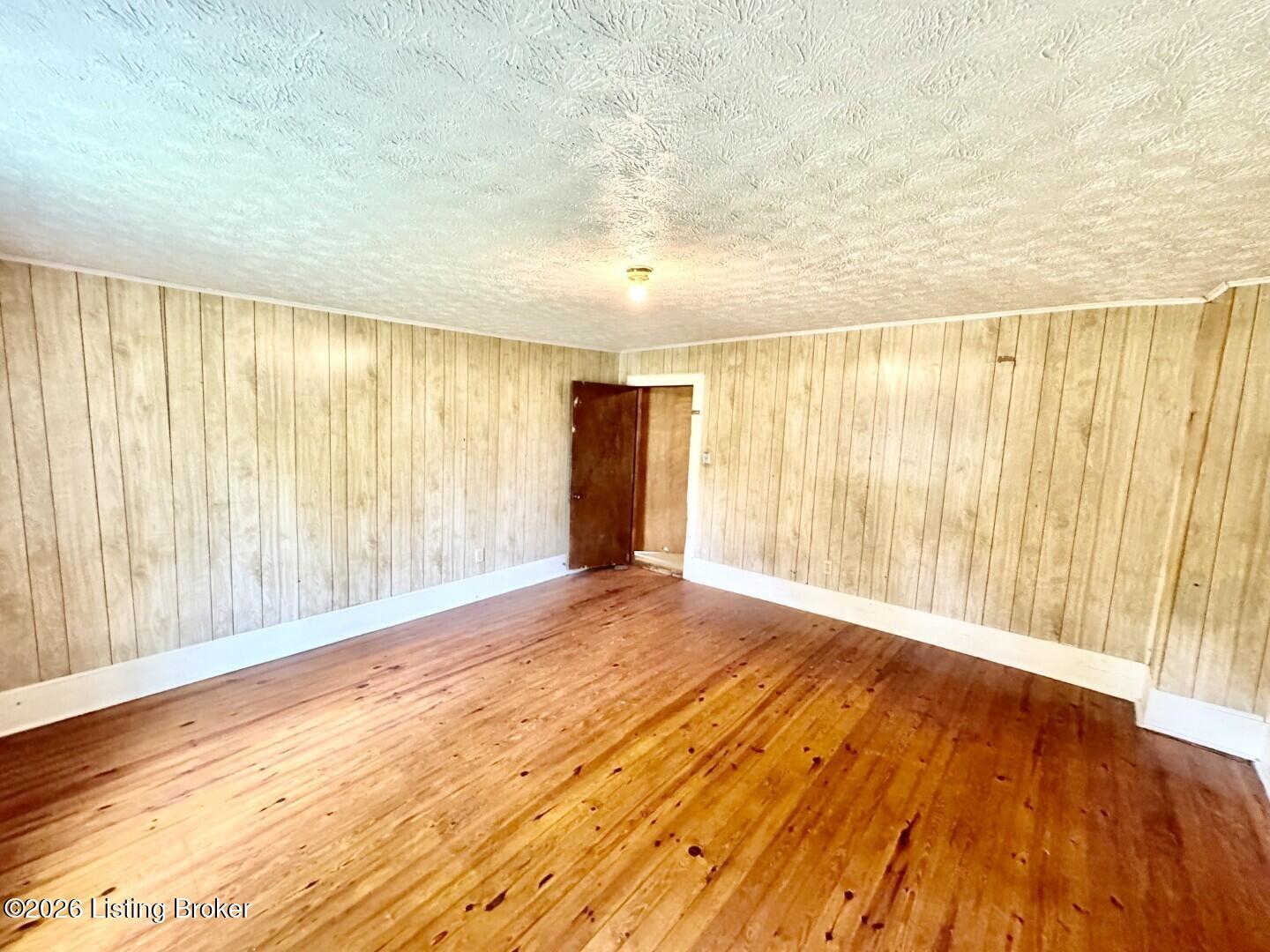 4223 Chaplin Road Willisburg, KY 40078 - Photo 11 of 48 011_Bedroom