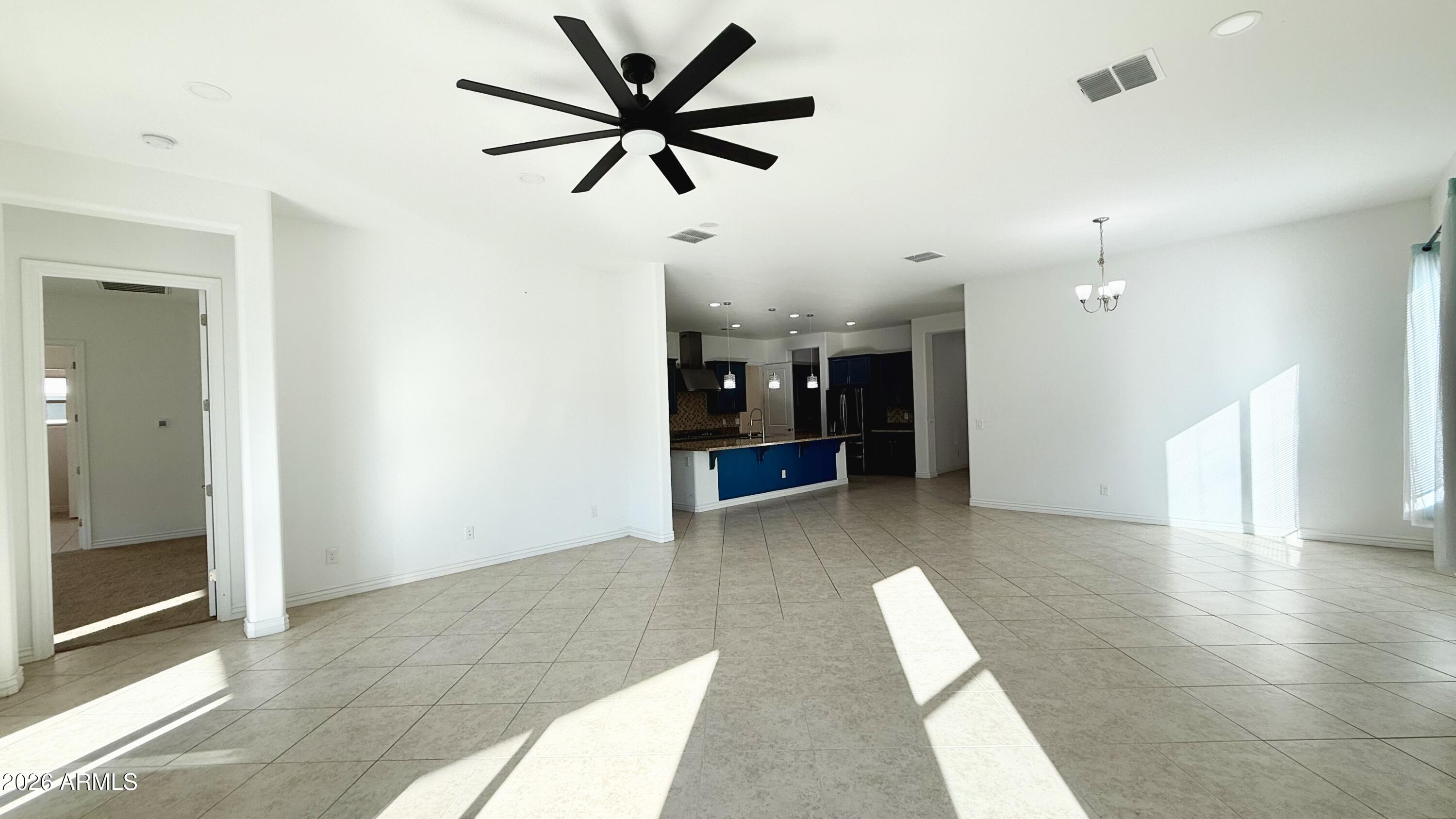 3355 East Constance Way Phoenix, AZ 85042 - Photo 9 of 42