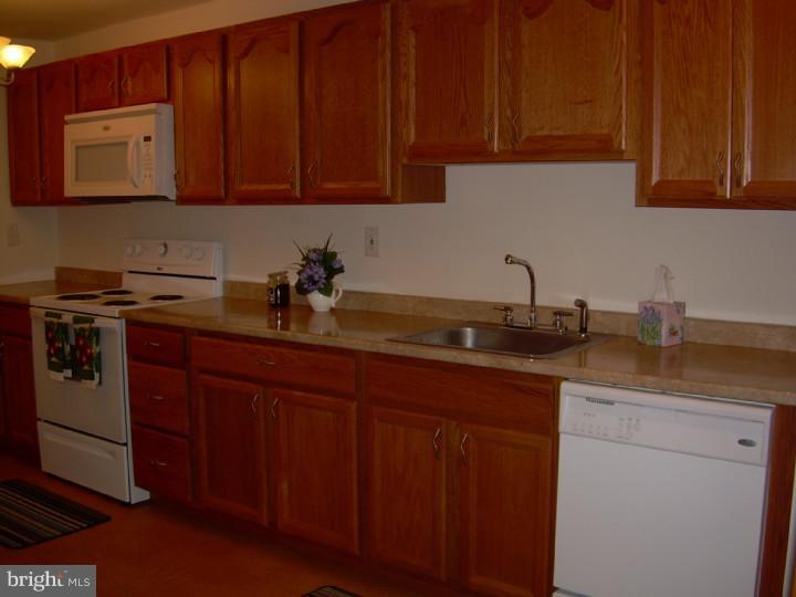 864 Andover Road Lansdale, PA 19446 - Photo 2 of 7 Kitchen