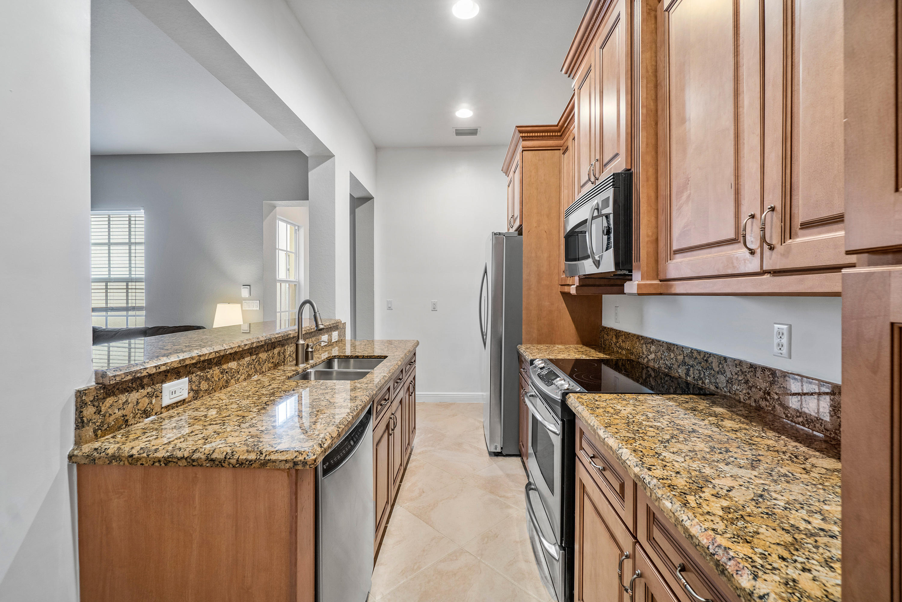 8339 Northwest 7th Terrace Boca Raton, FL 33487 - Photo 14 of 49 010-8339Northwest7thTerrace-BocaRaton-FL