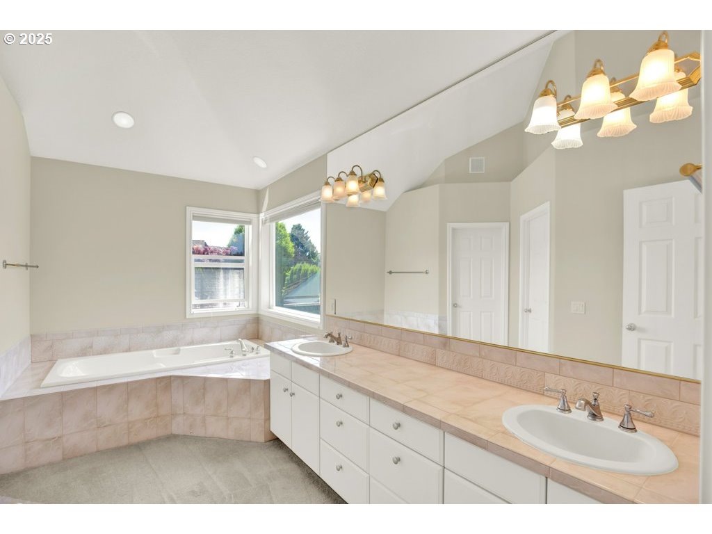 13866 Southwest Alpine View Portland, OR 97224 - Photo 29 of 45 Gallery Image 29