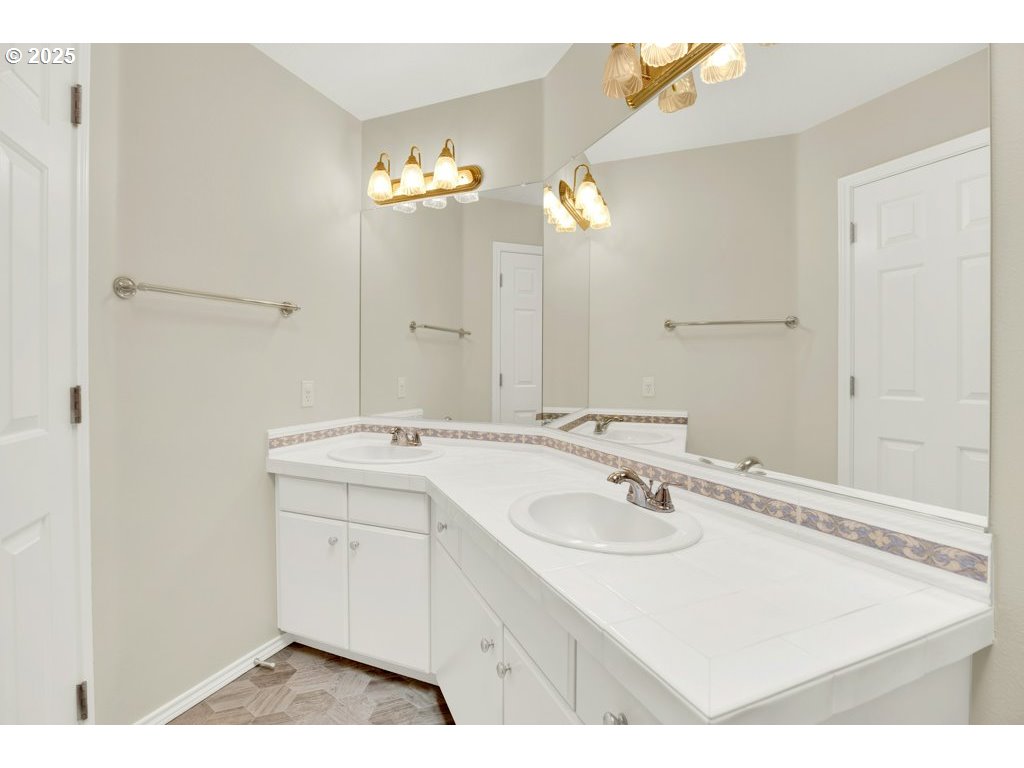 13866 Southwest Alpine View Portland, OR 97224 - Photo 34 of 45 Gallery Image 34