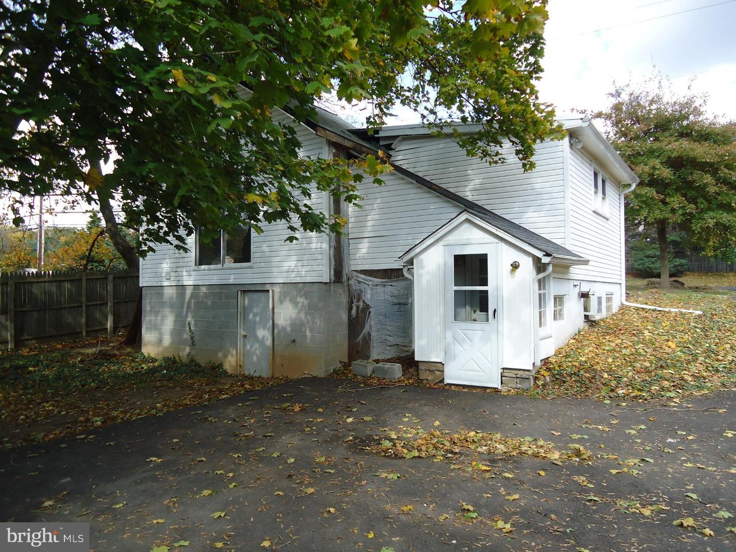 450 East Swamp Road Doylestown, PA 18902 - Photo 3 of 12 Gallery Image 3