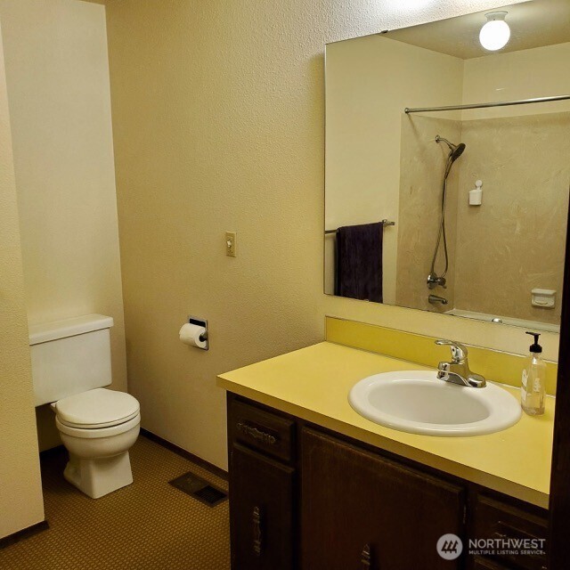 12811 Southeast 186th Place Renton, WA 98058 - Photo 7 of 11