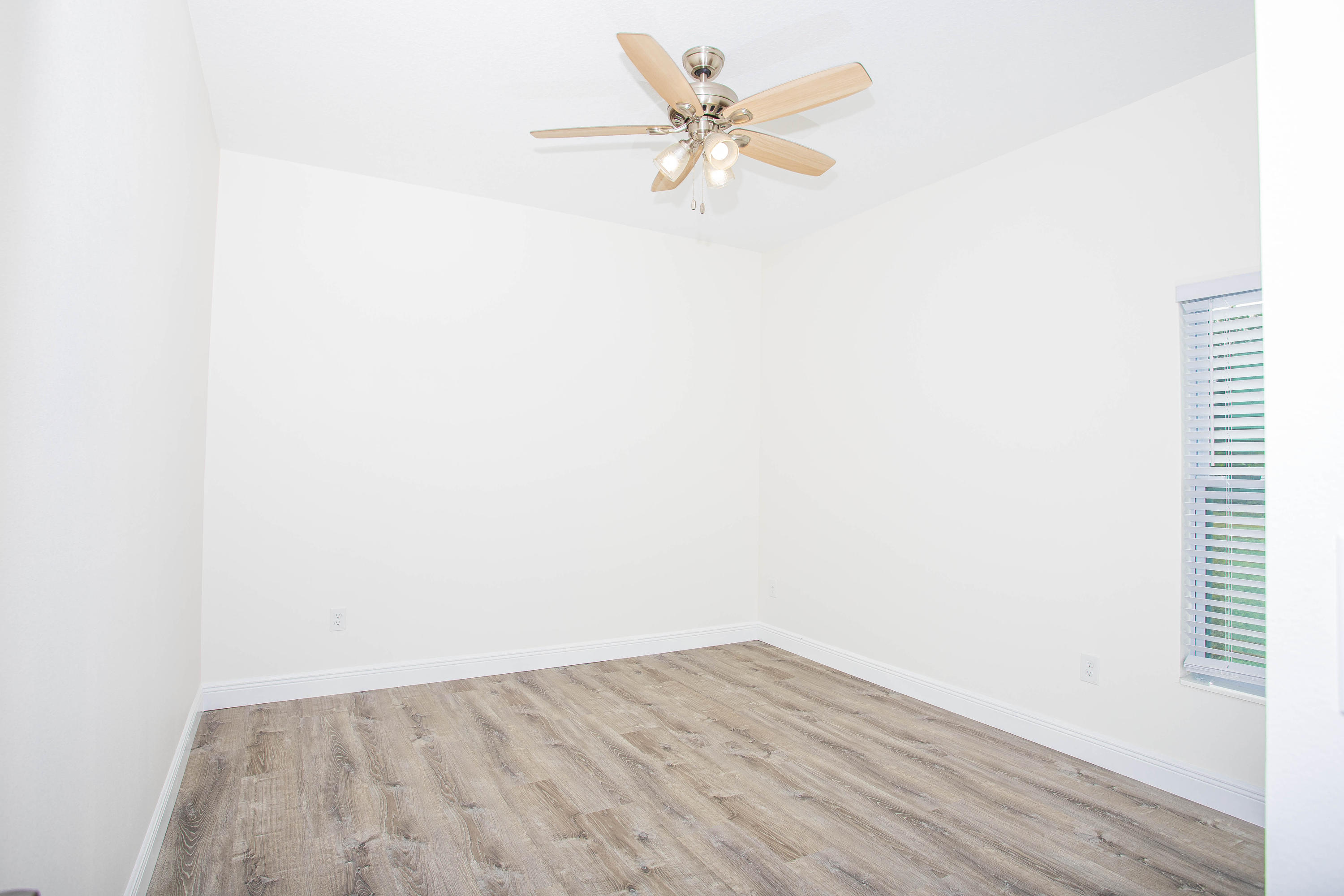 404 Southwest Ridgecrest Drive Port St. Lucie, FL 34953 - Photo 18 of 30 405A4290