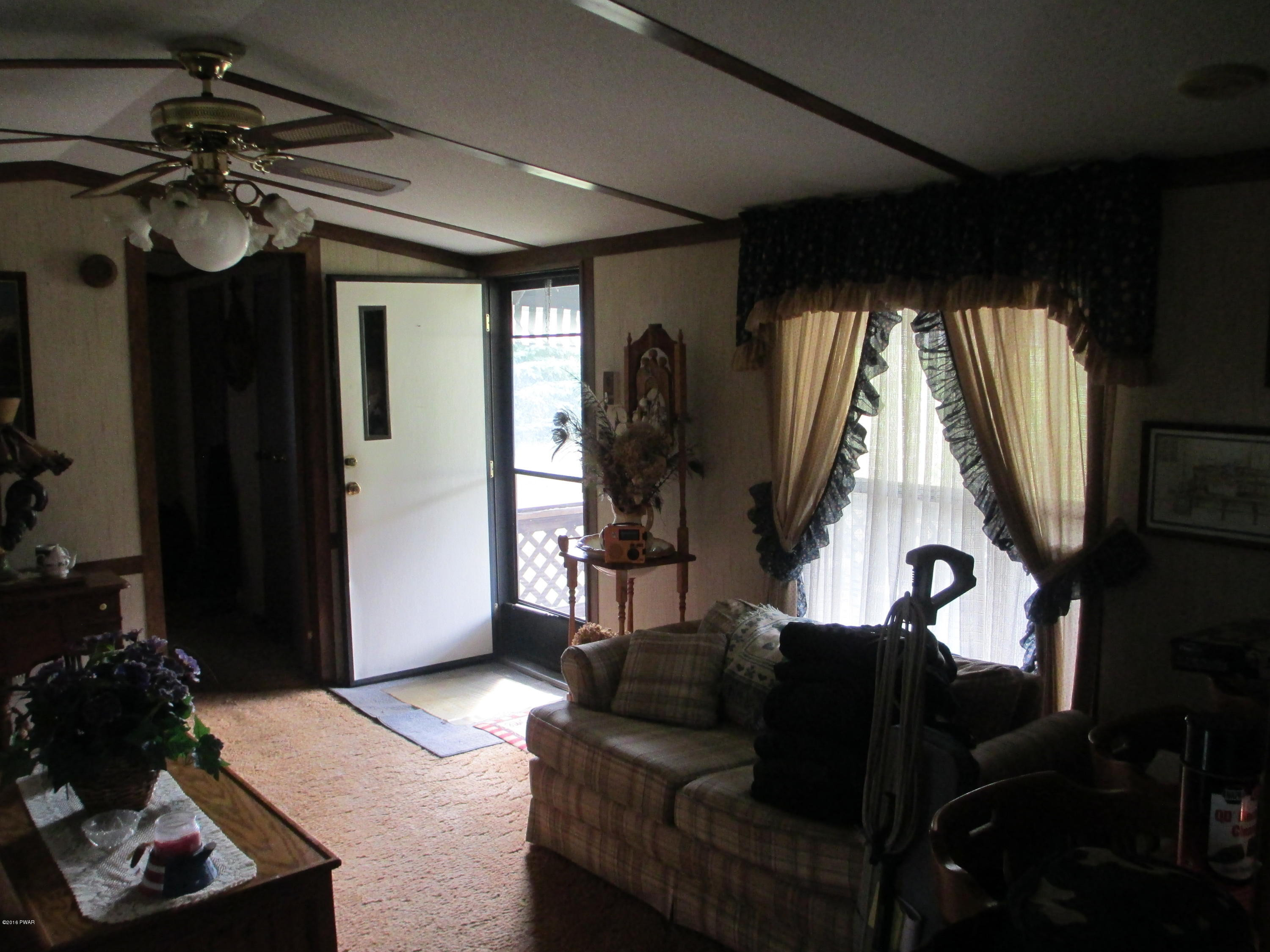 639 Spring Hill Road Moscow, PA 18444 - Photo 4 of 11