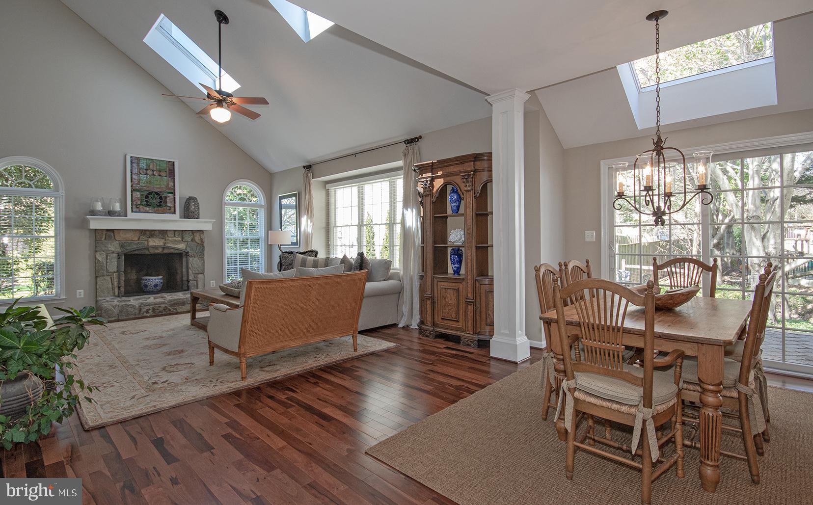 1319 Aldbury Way Reston, VA 20194 - Photo 15 of 78 wonderful flow from kitchen to eating and FR