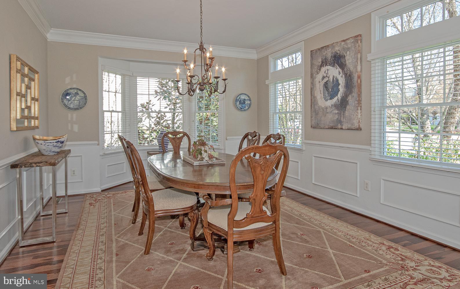 1319 Aldbury Way Reston, VA 20194 - Photo 21 of 78 large dining room off kitchen. extra windows